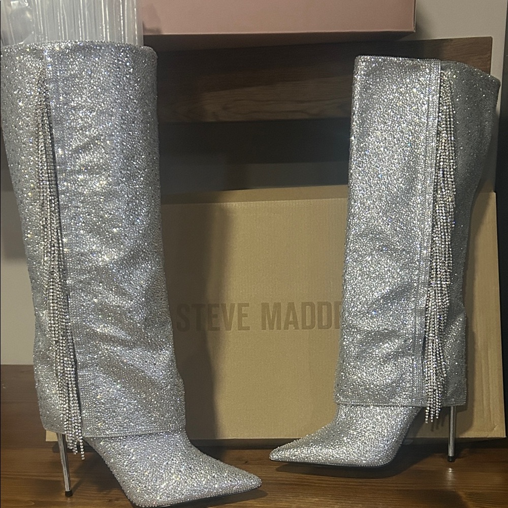 Steve Madden Sparkling Silver Rhinestone Heeled Boots new in box size 8 - Picture 2 of 12